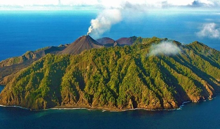 Day trip to Barren Island