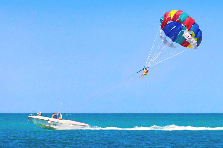 parasailing